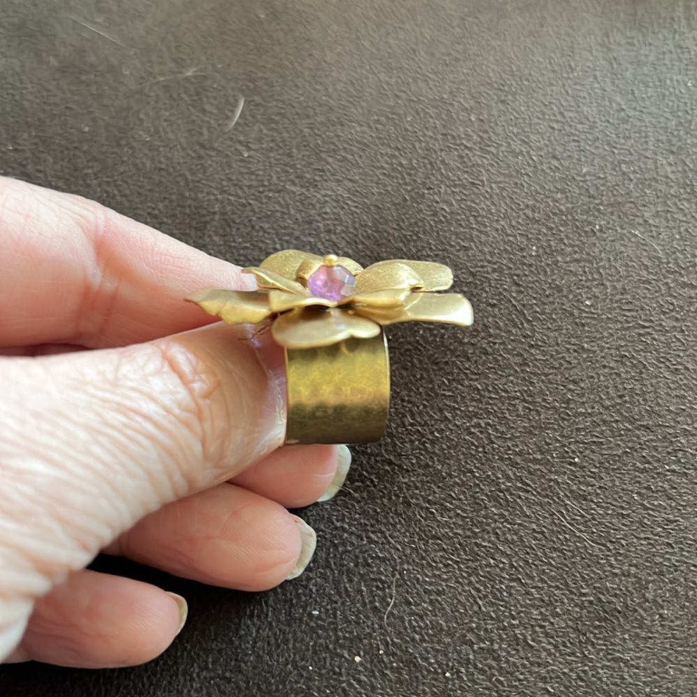 Flower Ring - Picture 2 of 2
